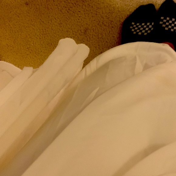 Soft white decorative skirt - Picture 2 of 4